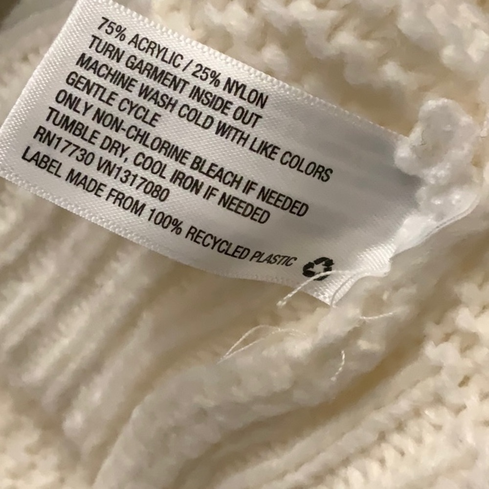 A new day-white long sleeve sweater. Size M - Picture 7 of 7